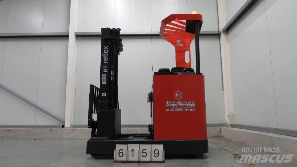 BT RRE140M Stivuitor cu catarg retractabil