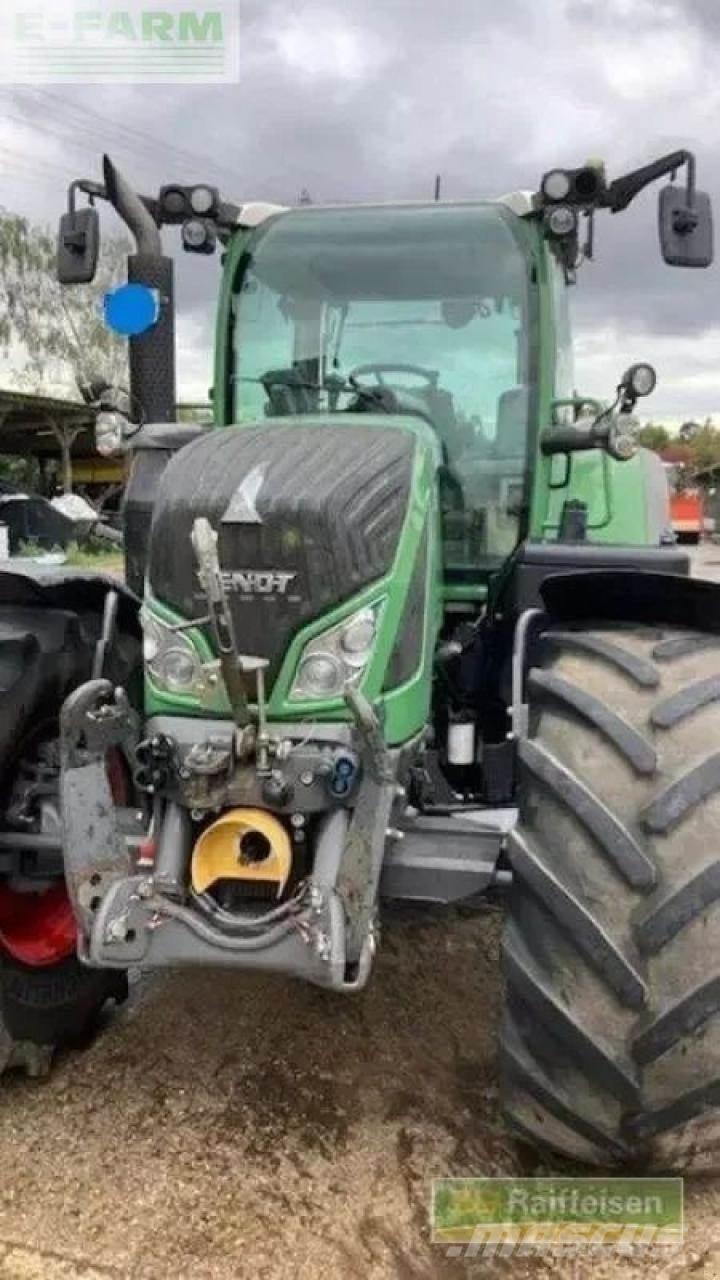 Fendt vario 724 Tractoare