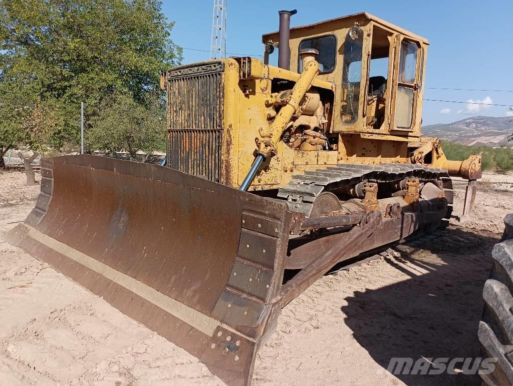 Komatsu D 85 A-12 Buldozere pe senile