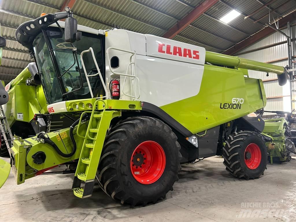 CLAAS Lexion 670 Combine de secerat