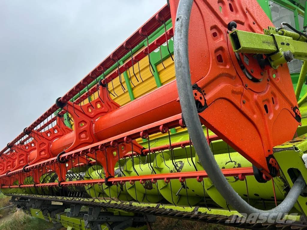 CLAAS Lexion 670 4x4 Combine de secerat