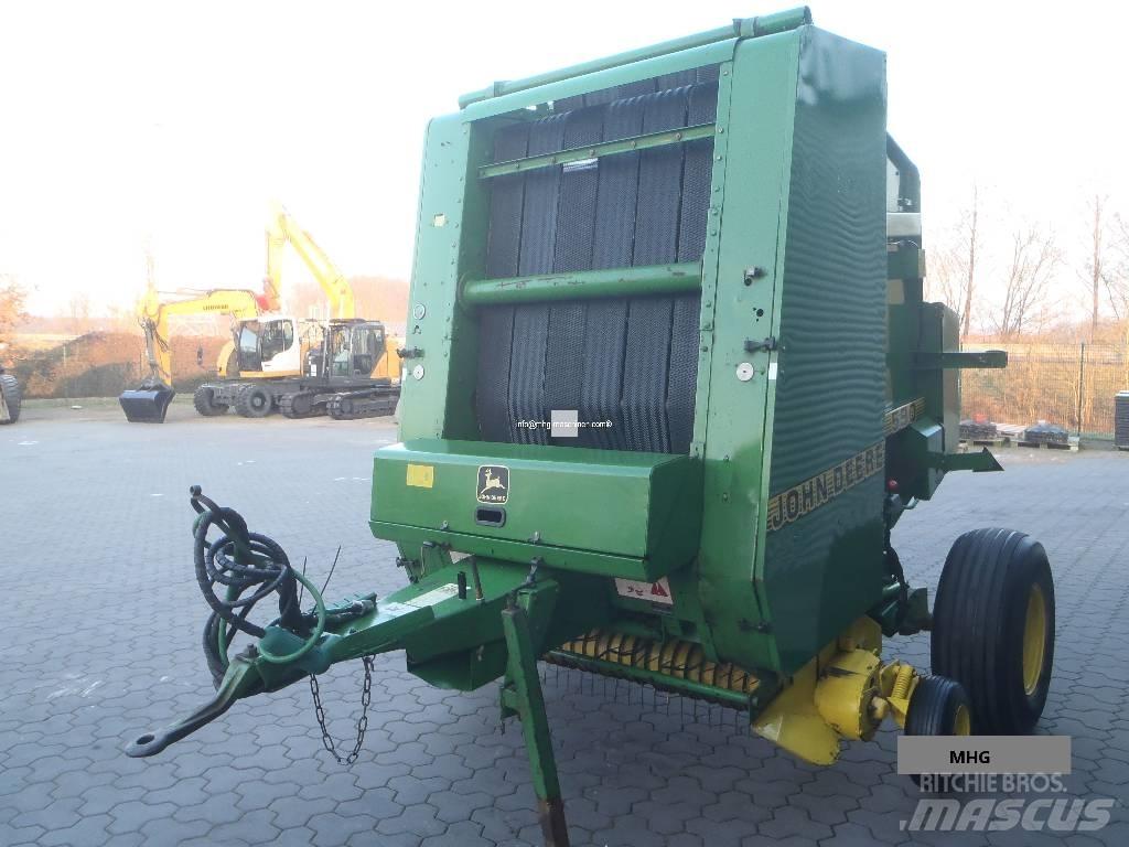 John Deere 590 Masina de balotat cilindric