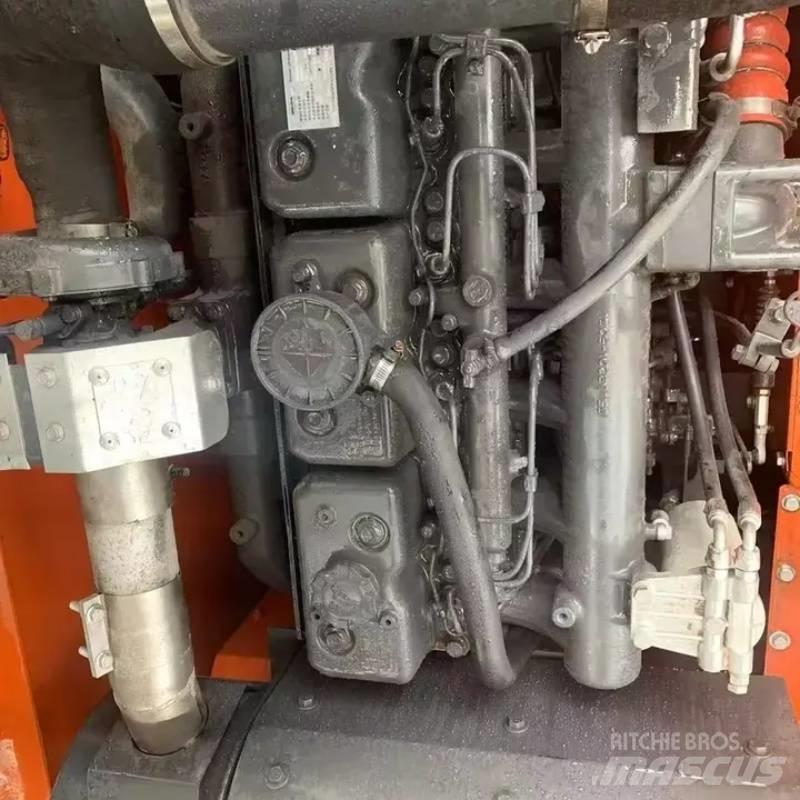 Doosan DX 300 Excavatoare pe șenile
