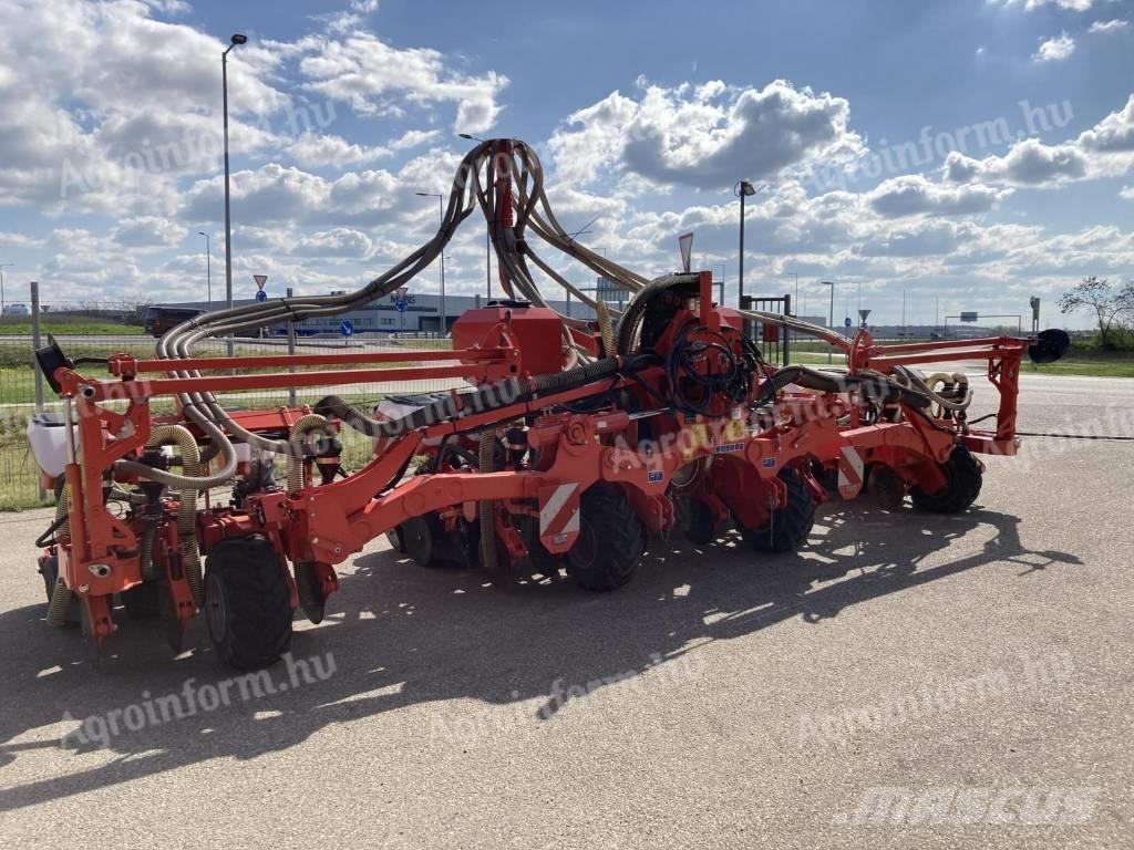 Kuhn Maxima 3 RXL E Masini cu insamantare precisa
