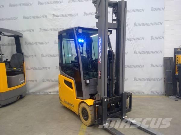 Jungheinrich EFG 215 Stivuitor electric