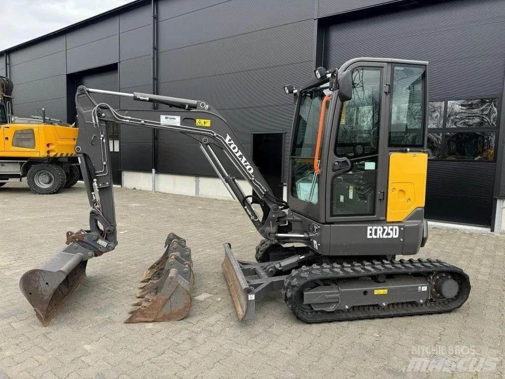 Volvo ECR25D Mini excavatoare < 7t