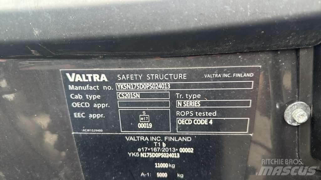 Valtra N175 Tractoare