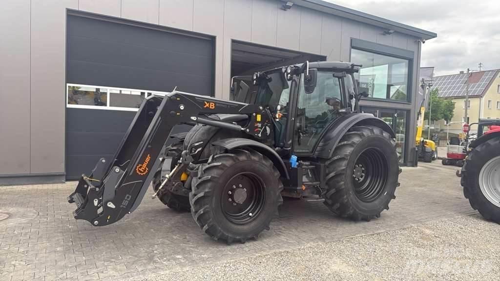 Valtra N175 Tractoare