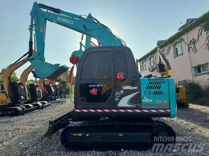 Kobelco SK 75 Excavatoare pe șenile
