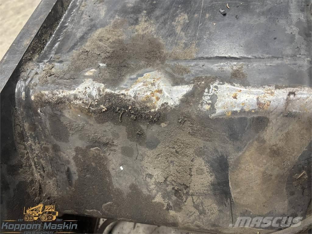 Komatsu 270H Macarale pentru culegatoare