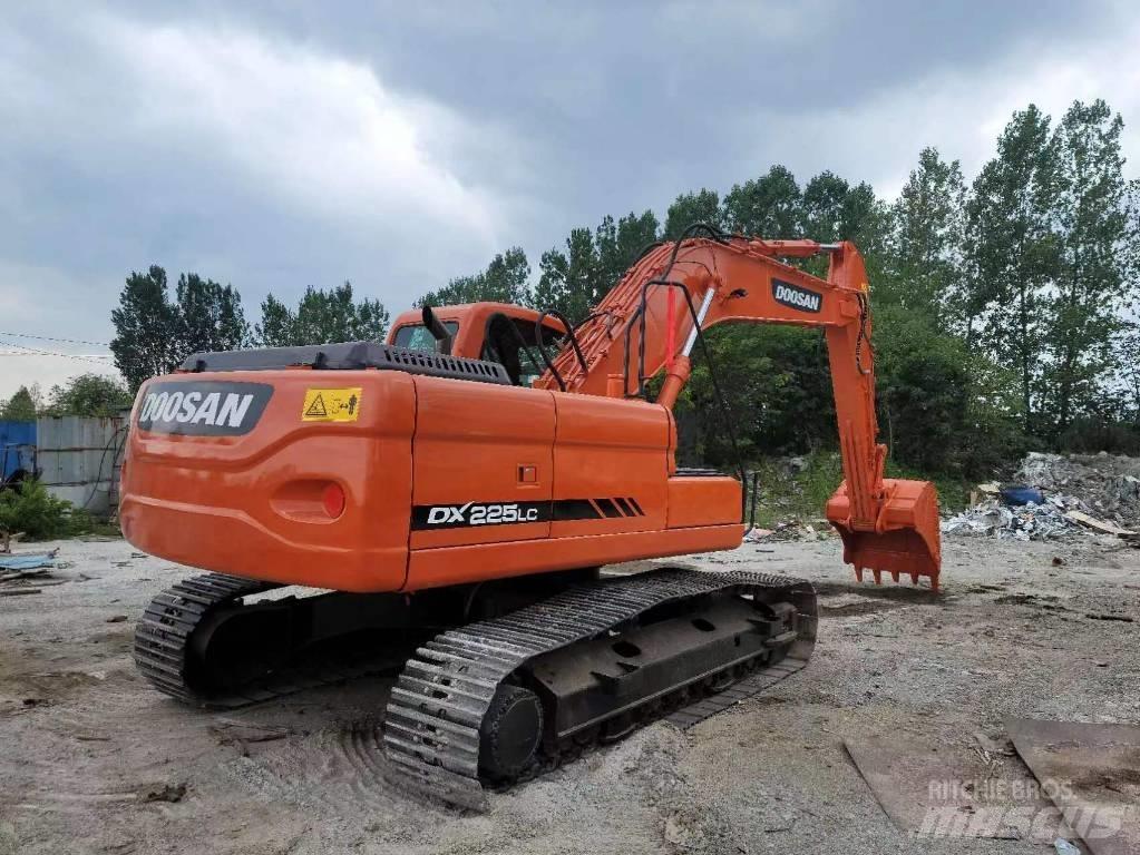 Doosan DX 225 LC Excavatoare pe șenile
