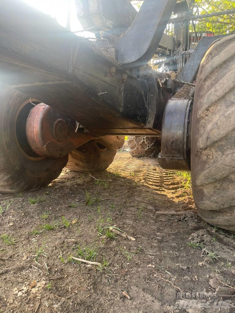 Valmet 890,2 Transportoare