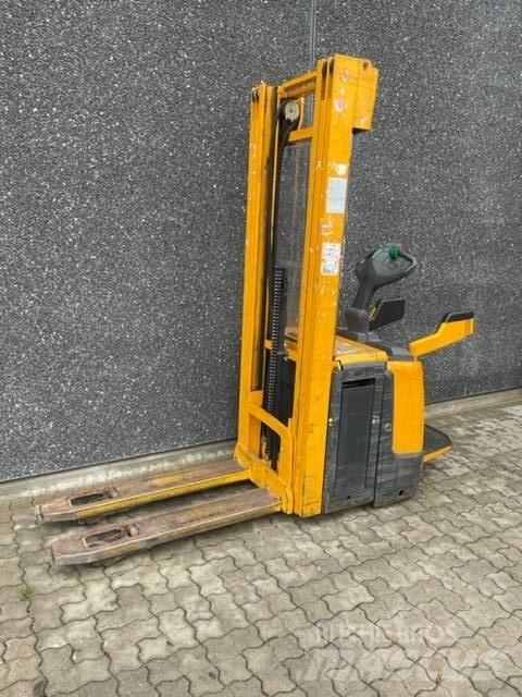 Jungheinrich ERC 216 Transpaleti autopropulsanti