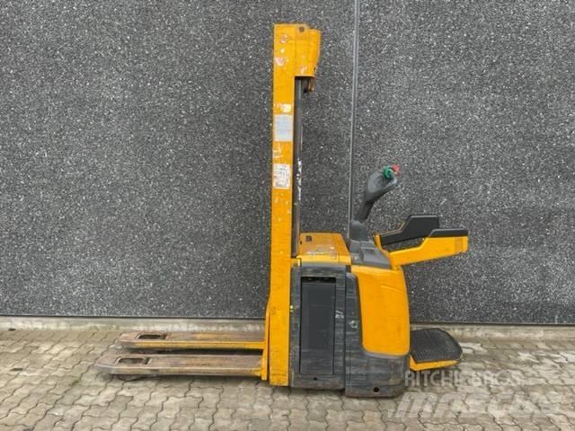 Jungheinrich ERC 216 Transpaleti autopropulsanti
