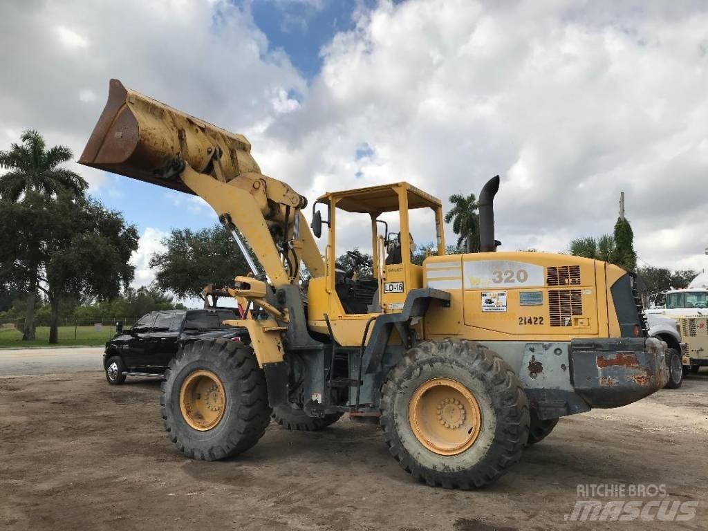 Komatsu WA320-5 Incarcator pe pneuri