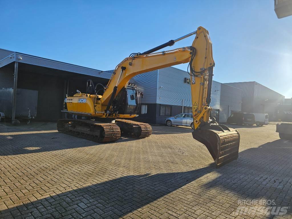 JCB JS 220 LC Excavatoare pe șenile
