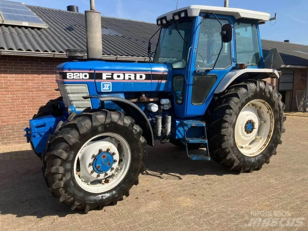 Ford 8210 gen 2 Tractoare