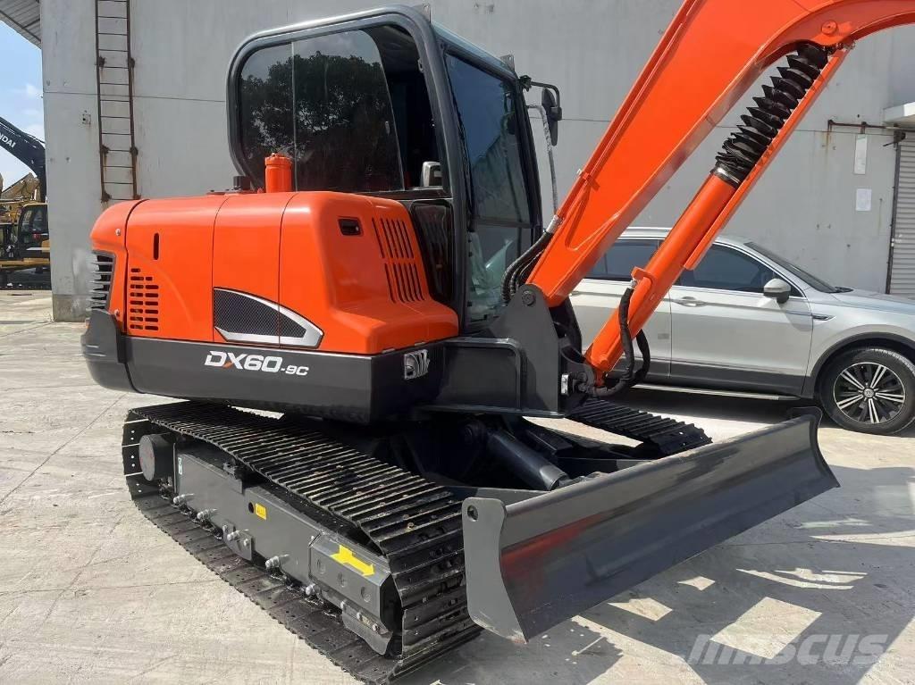 Doosan DX 60 Excavatoare pe șenile
