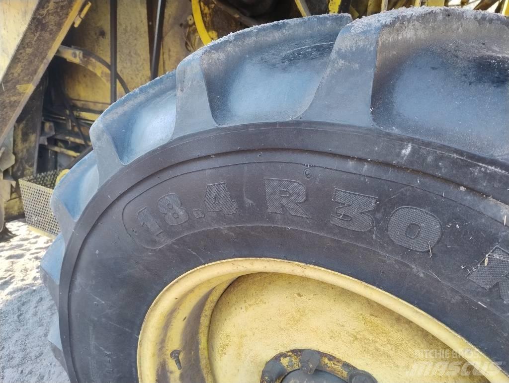 New Holland 8030 Combine de secerat