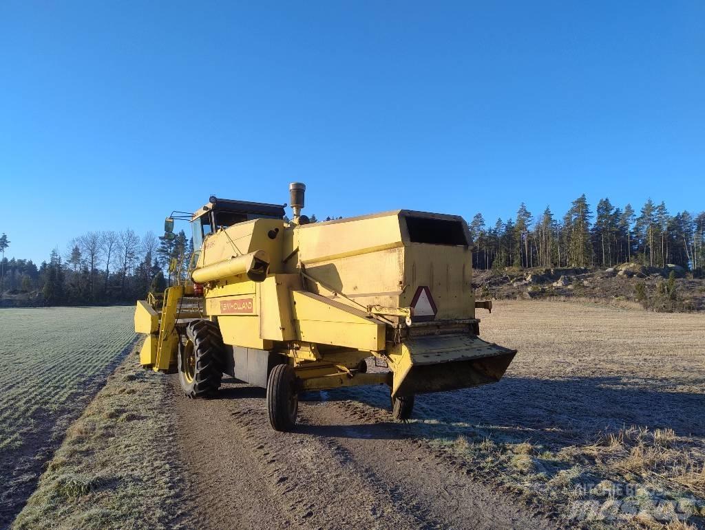 New Holland 8030 Combine de secerat