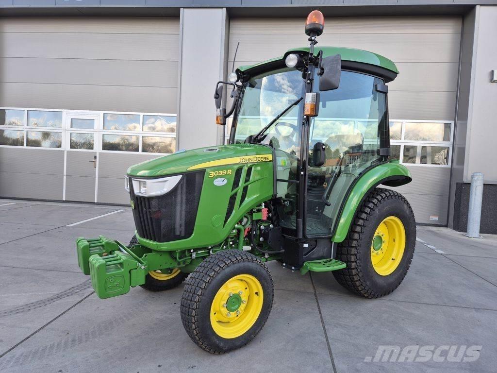John Deere 3039R Tractoare