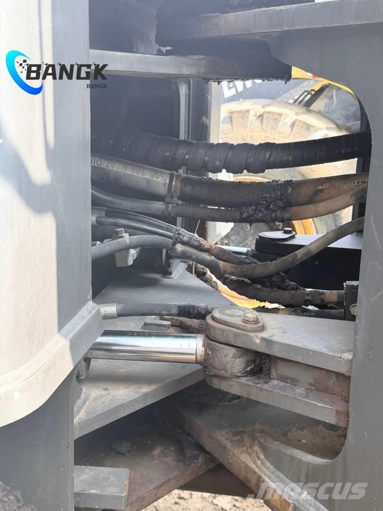 SDLG L 953 Incarcator pe pneuri