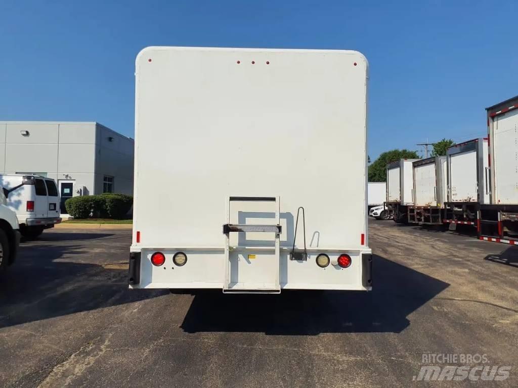 International 4300 Camioane transport bauturi