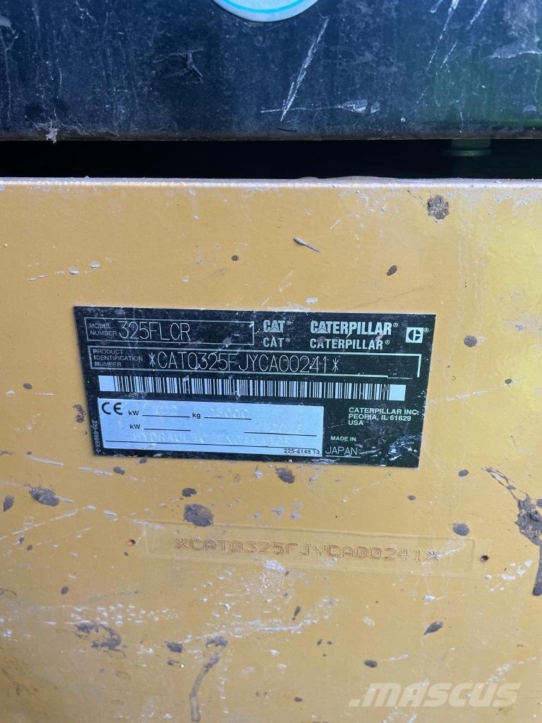 CAT 325 Excavatoare pe șenile
