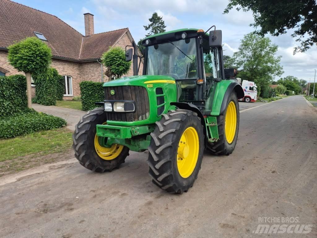 John Deere 6130 Tractoare