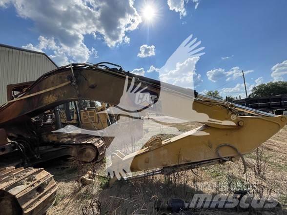 CAT 320 Excavatoare pe șenile

