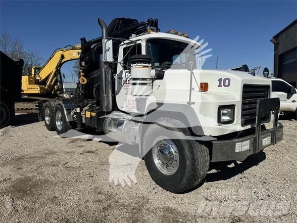 Mack RD688S Autotractoare