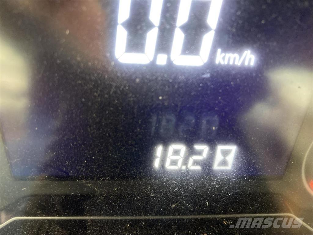 John Deere 5090M Tractoare