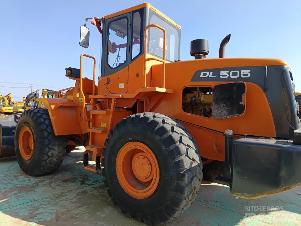 Doosan DL505 Incarcator pe pneuri