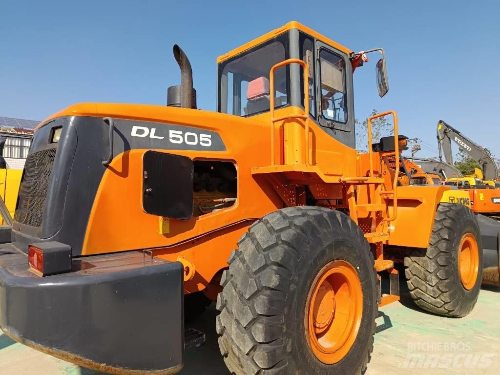 Doosan DL505 Incarcator pe pneuri
