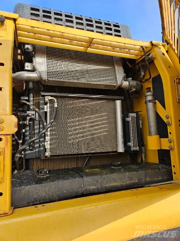 Komatsu PC210LC-11 Excavatoare pe șenile
