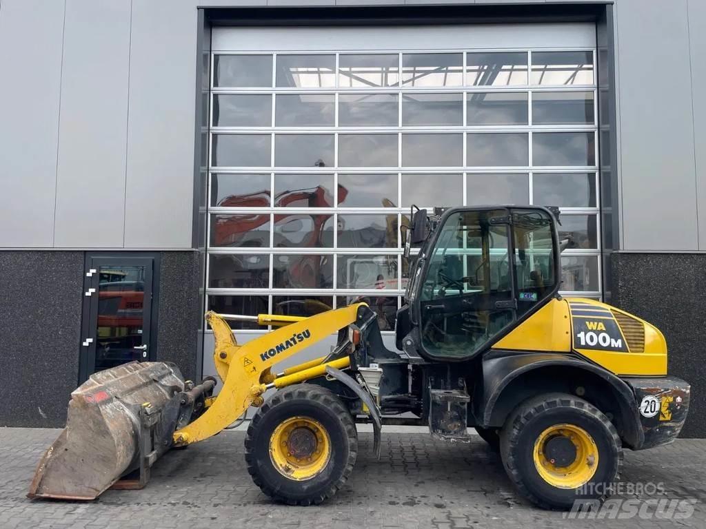 Komatsu WA100 Incarcator pe pneuri