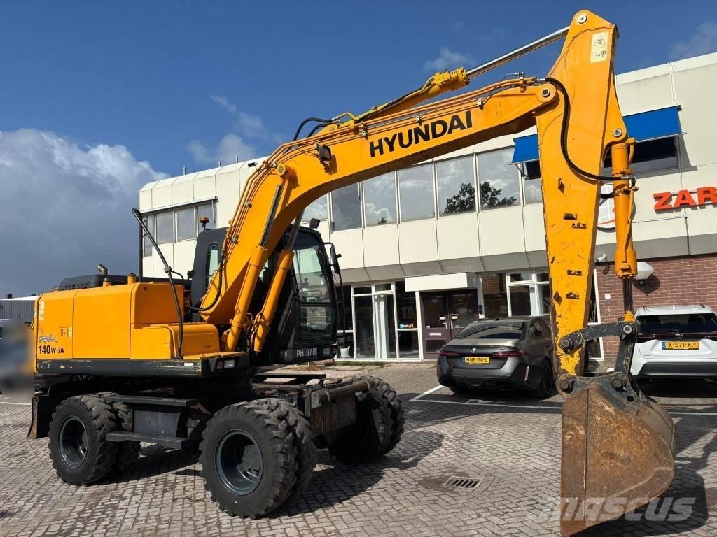 Hyundai 140W-7A Excavatoare cu roti
