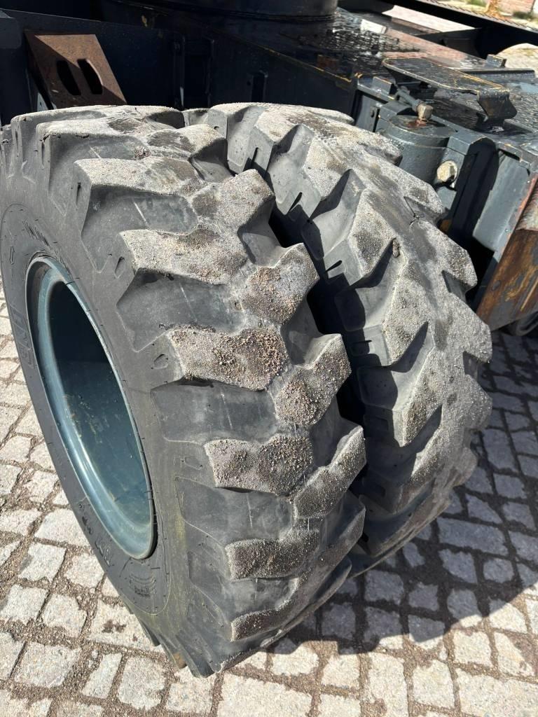 Hyundai 140W-7A Excavatoare cu roti