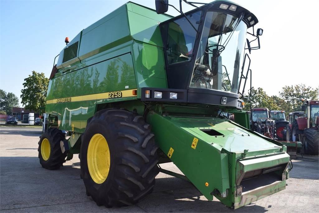 John Deere 2064 Combine de secerat