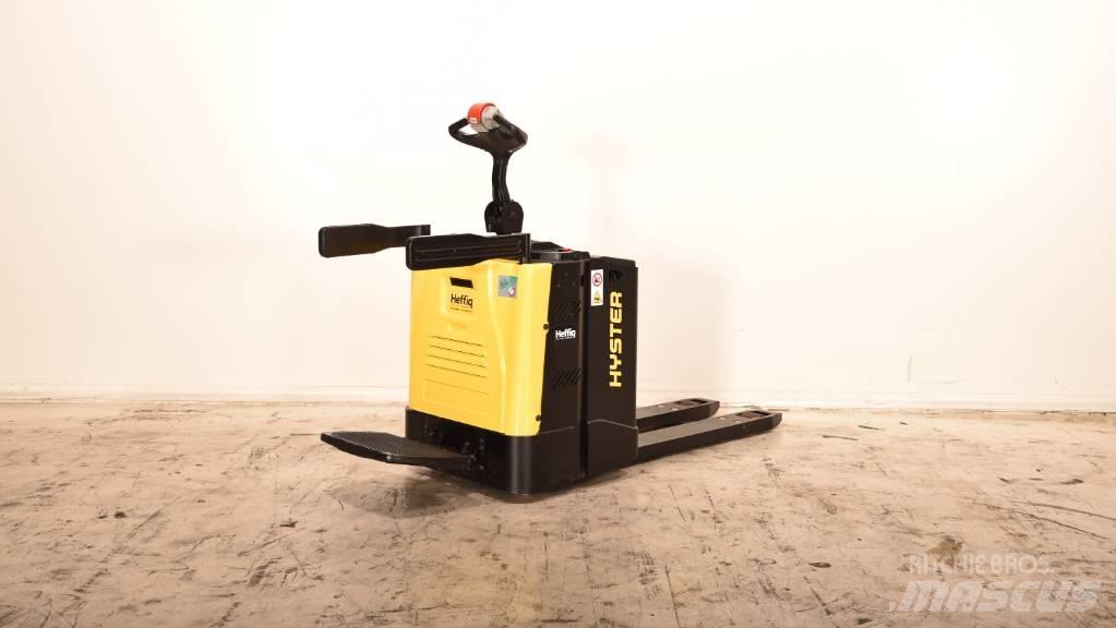 Hyster P 2.0 S Transpaleta cu platforma