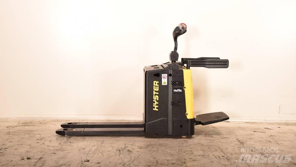 Hyster P 2.0 S Transpaleta cu platforma
