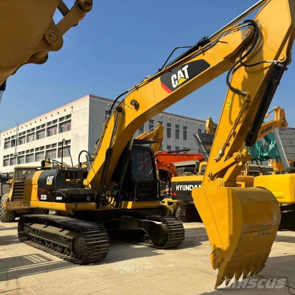 CAT 323 D L Excavatoare pe șenile
