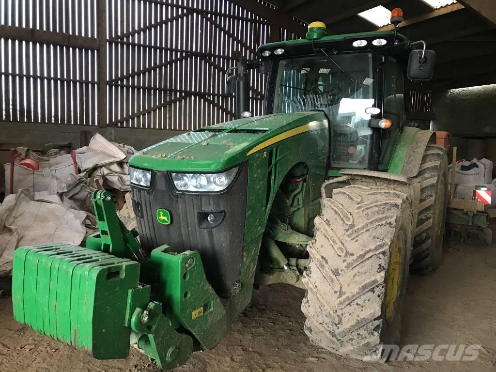 John Deere 8260 R Tractoare