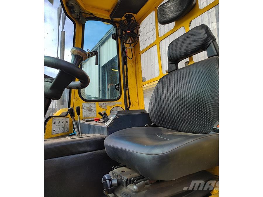 Combilift C4000 Stivuitoare cu patru brate