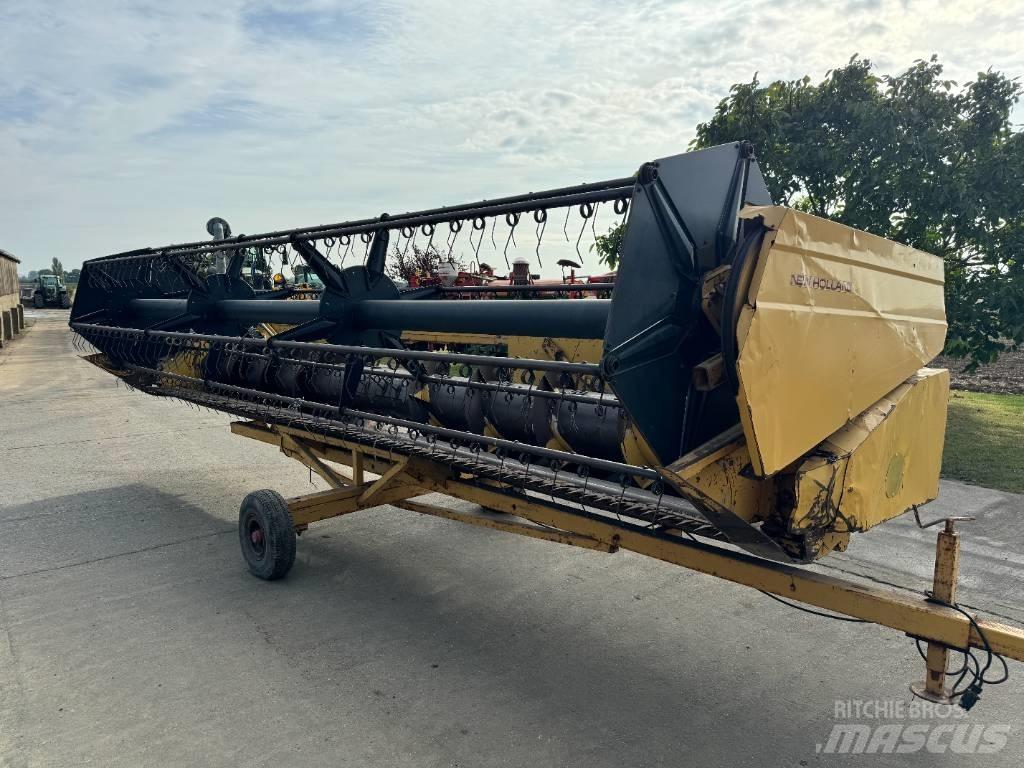 New Holland TX 36 Combine de secerat
