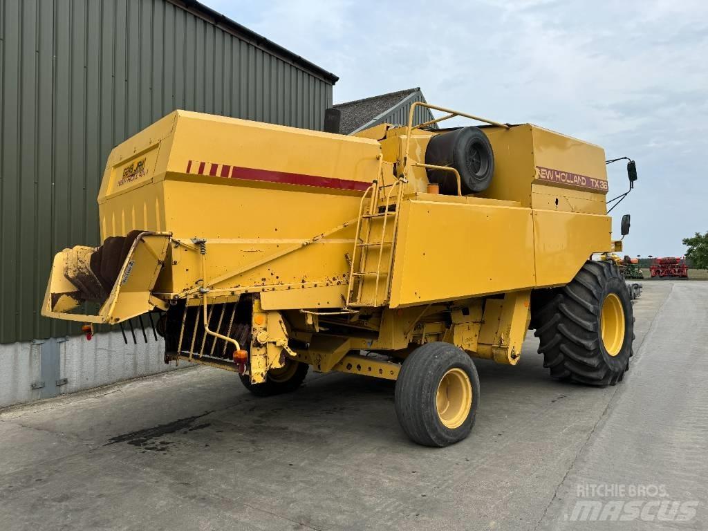 New Holland TX 36 Combine de secerat