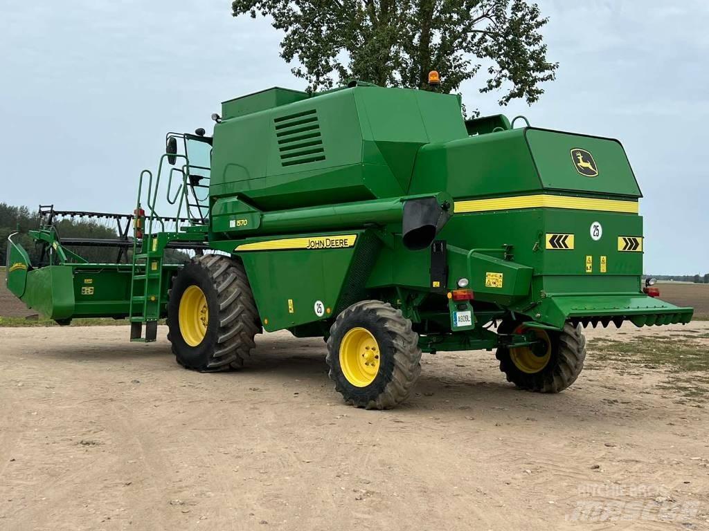 John Deere 1570 Combine de secerat