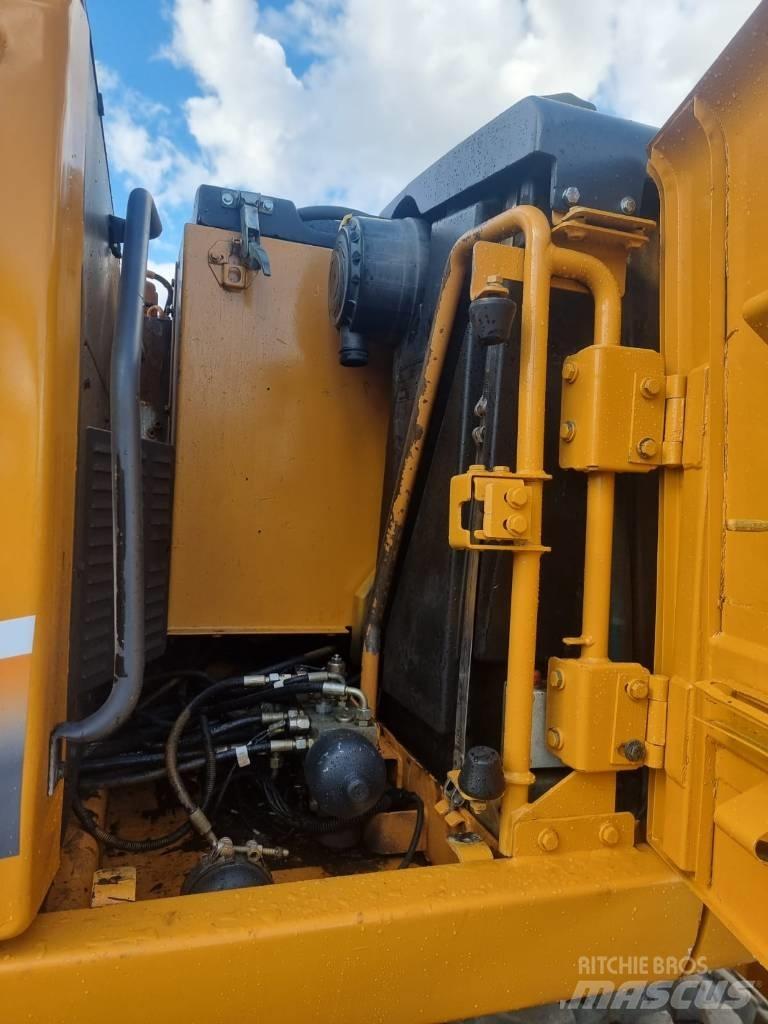 CASE WX 145 Excavatoare cu roti