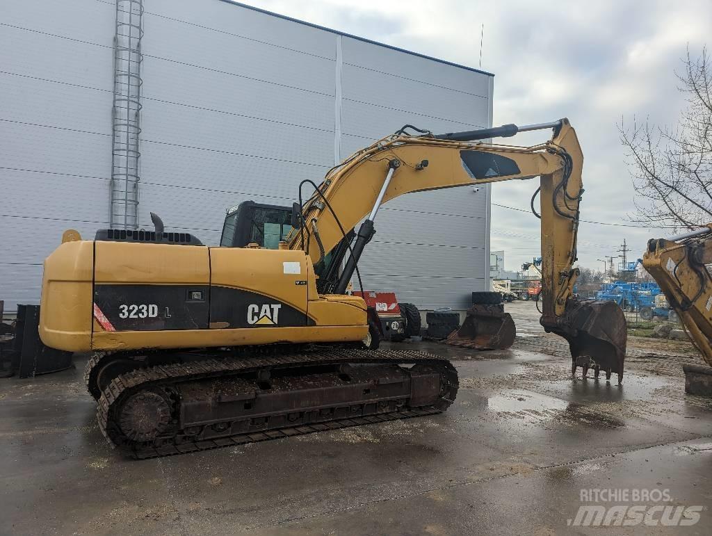 CAT 323 D Excavatoare pe șenile
