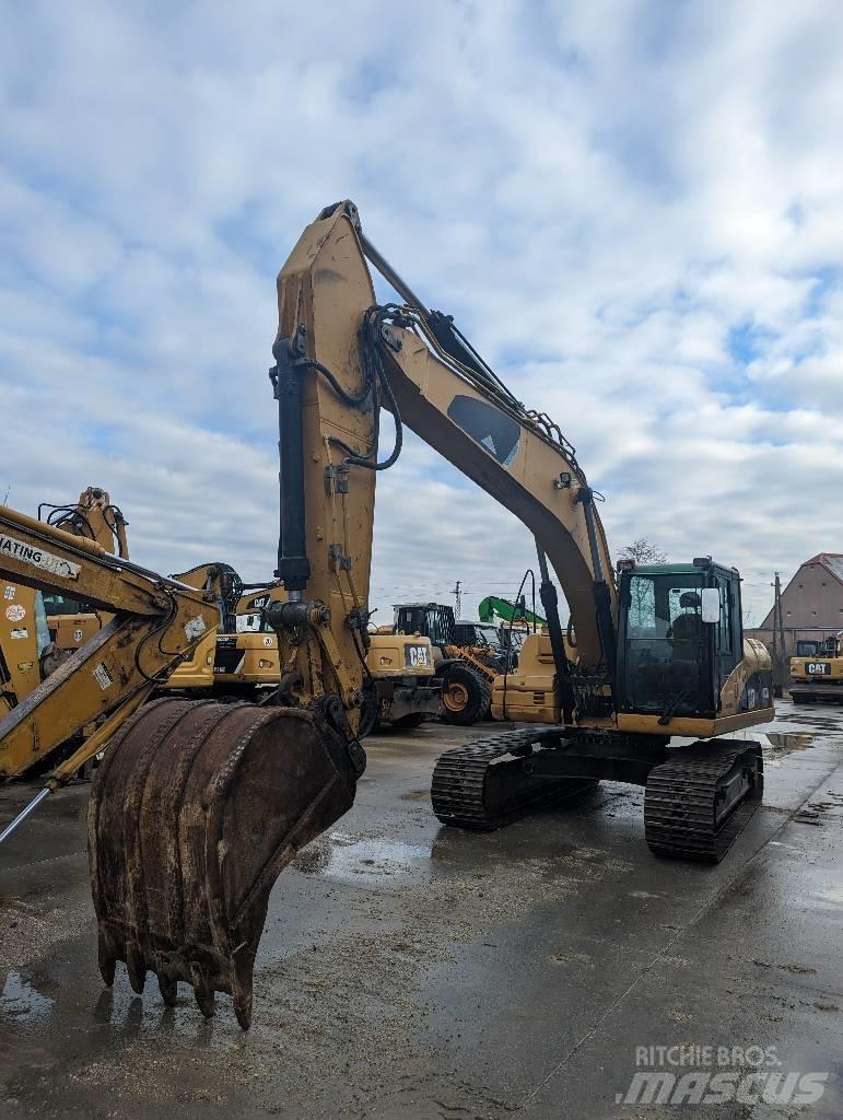 CAT 323 D Excavatoare pe șenile
